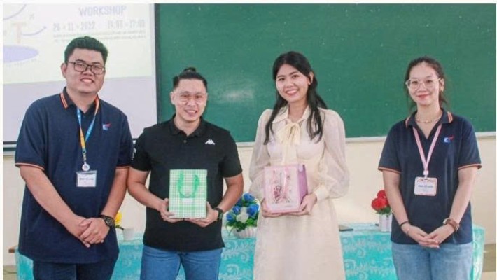 Cô gái đạt 9.0 IELTS nhờ thay đổi cách Viết và Nói