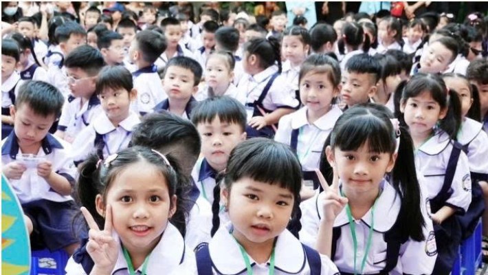 Thứ trưởng Giáo dục: Phấn đấu đưa Tiếng Anh thành môn bắt buộc từ lớp 1