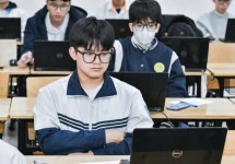 Chính phủ yêu cầu thi tốt nghiệp THPT, thi đại học trên máy tính